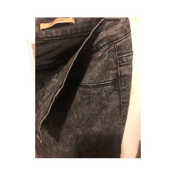 Stone Washed Jeggings - Picture 4 of 5